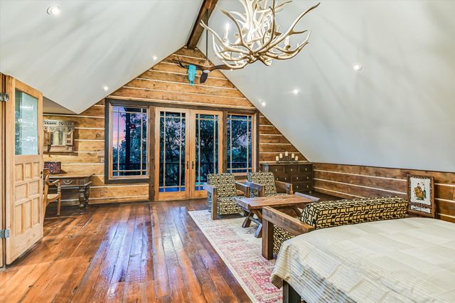 601 Crystal Creek DR, Austin, TX 78746