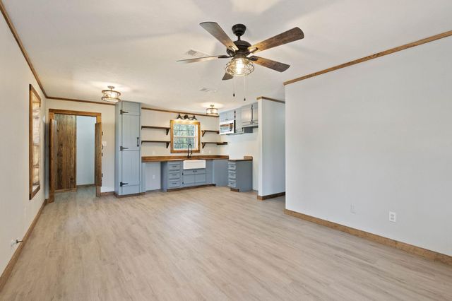 13 Merlin Spur, Huntsville, TX 77320