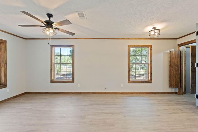 13 Merlin Spur, Huntsville, TX 77320