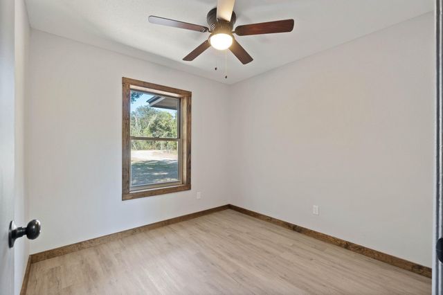 13 Merlin Spur, Huntsville, TX 77320