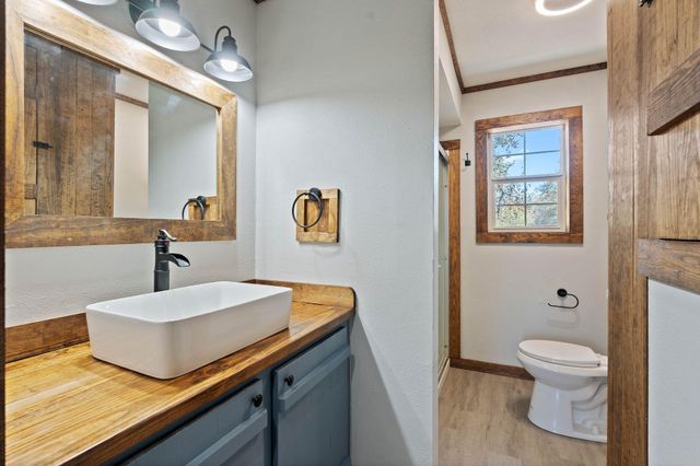 13 Merlin Spur, Huntsville, TX 77320