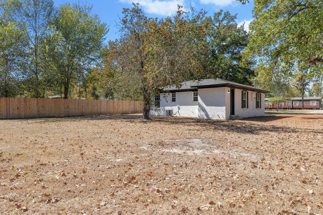 13 Merlin Spur, Huntsville, TX 77320