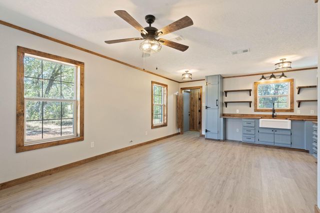 13 Merlin Spur, Huntsville, TX 77320