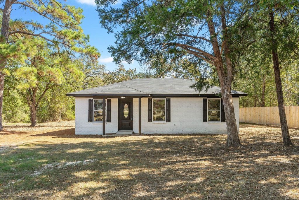 13 Merlin Spur, Huntsville, TX 77320