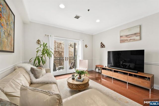 87 Jackson Street 2C, Hoboken, NJ 07030