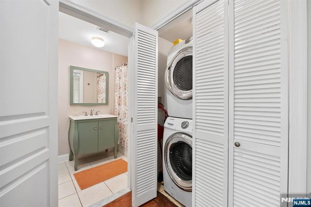 87 Jackson Street 2C, Hoboken, NJ 07030