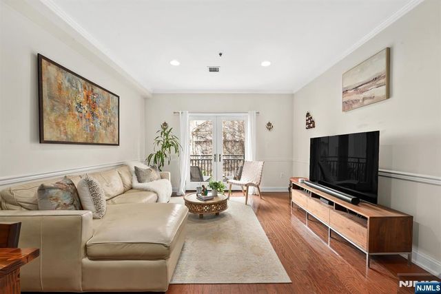 87 Jackson Street 2C, Hoboken, NJ 07030