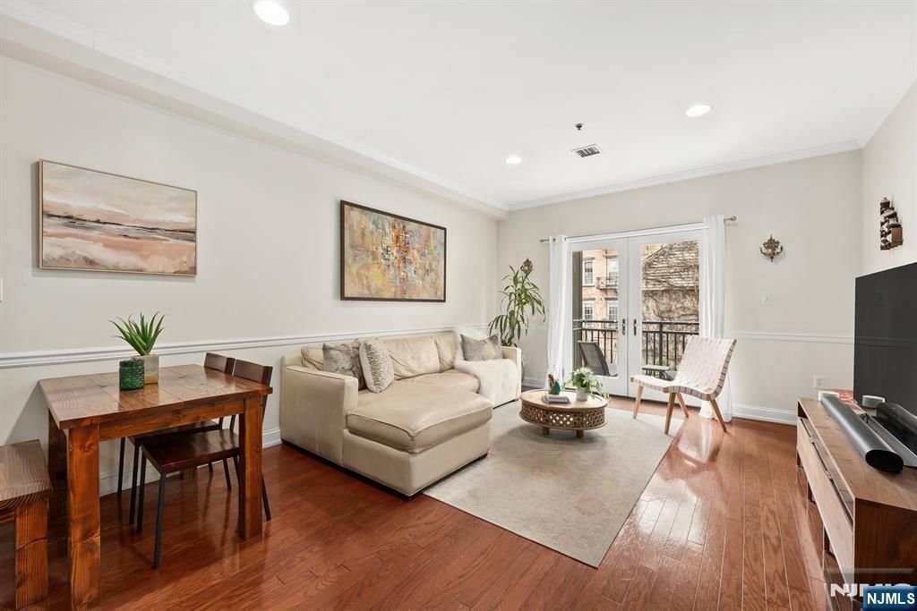 87 Jackson Street 2C, Hoboken, NJ 07030
