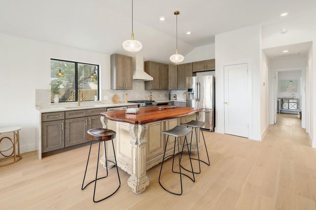 7705 Jester BLVD, Austin, TX 78750