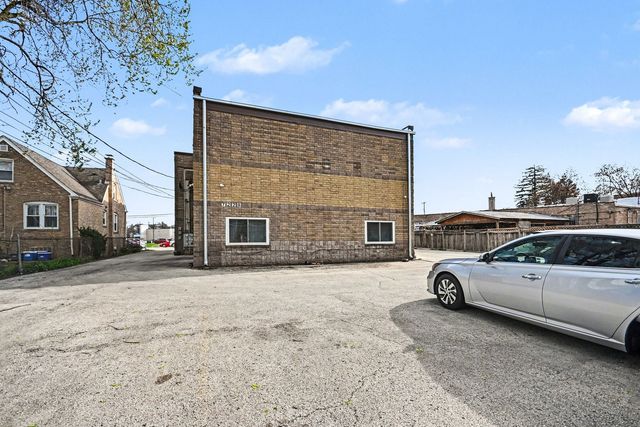 7228 39th Street 2W, Lyons, IL 60534