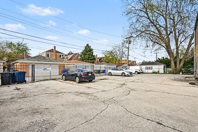 7228 39th Street 2W, Lyons, IL 60534
