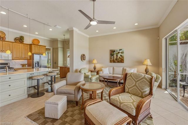 8476 Mallards PT, Naples, FL 34114