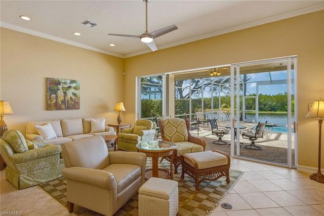 8476 Mallards PT, Naples, FL 34114