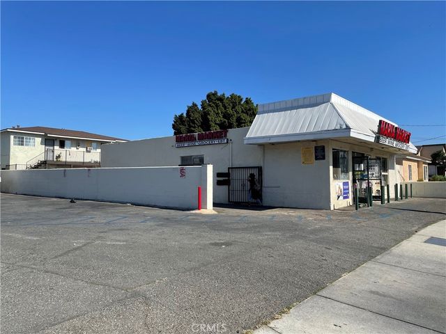 1019 S Bristol, Santa Ana, CA 92703