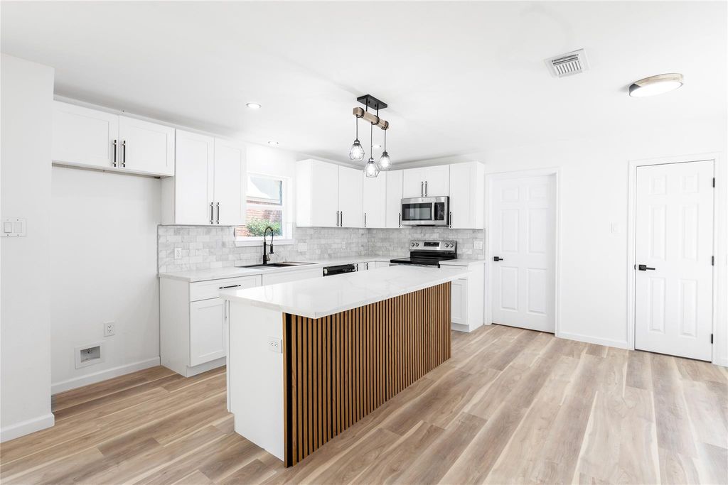 1011 Crossfield Drive, Katy, TX 77450