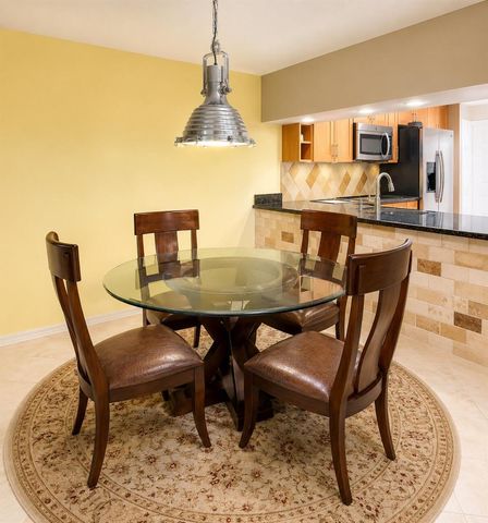 6521 Emerald Dunes Drive, Royal Palm Beach, FL 33411