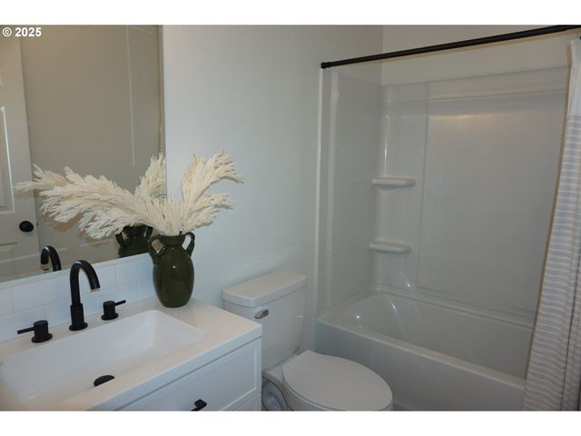 7012 Ne 149TH Ct, Vancouver, WA 98682