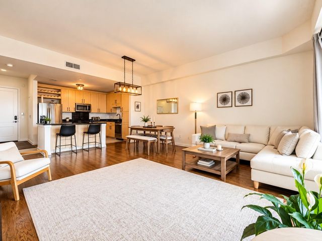 3505 Sage Road 507, Houston, TX 77056