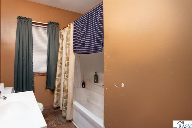 320 N 4th Street, Mankato, MN 56001