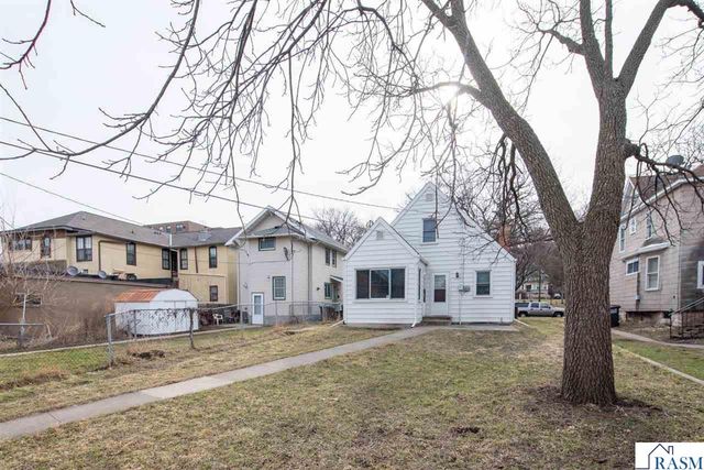 320 N 4th Street, Mankato, MN 56001