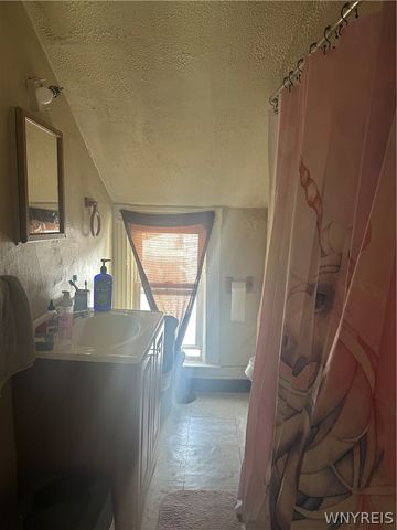 2813 10th Street, Niagara Falls, NY 14305