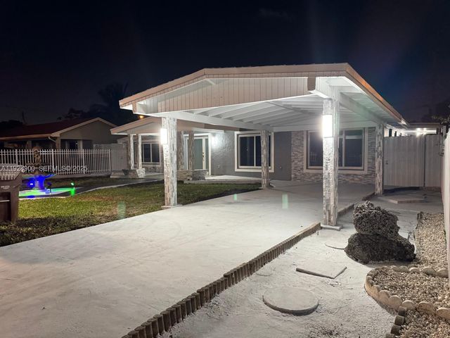 881 Hialeah Dr, Hialeah, FL 33010