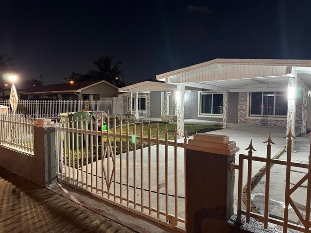 881 Hialeah Dr, Hialeah, FL 33010