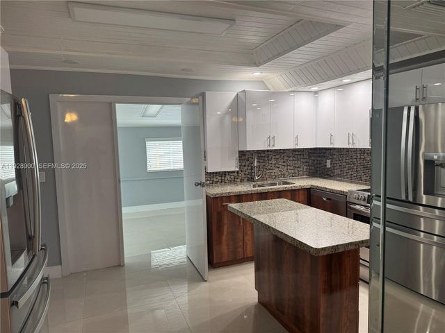 881 Hialeah Dr, Hialeah, FL 33010