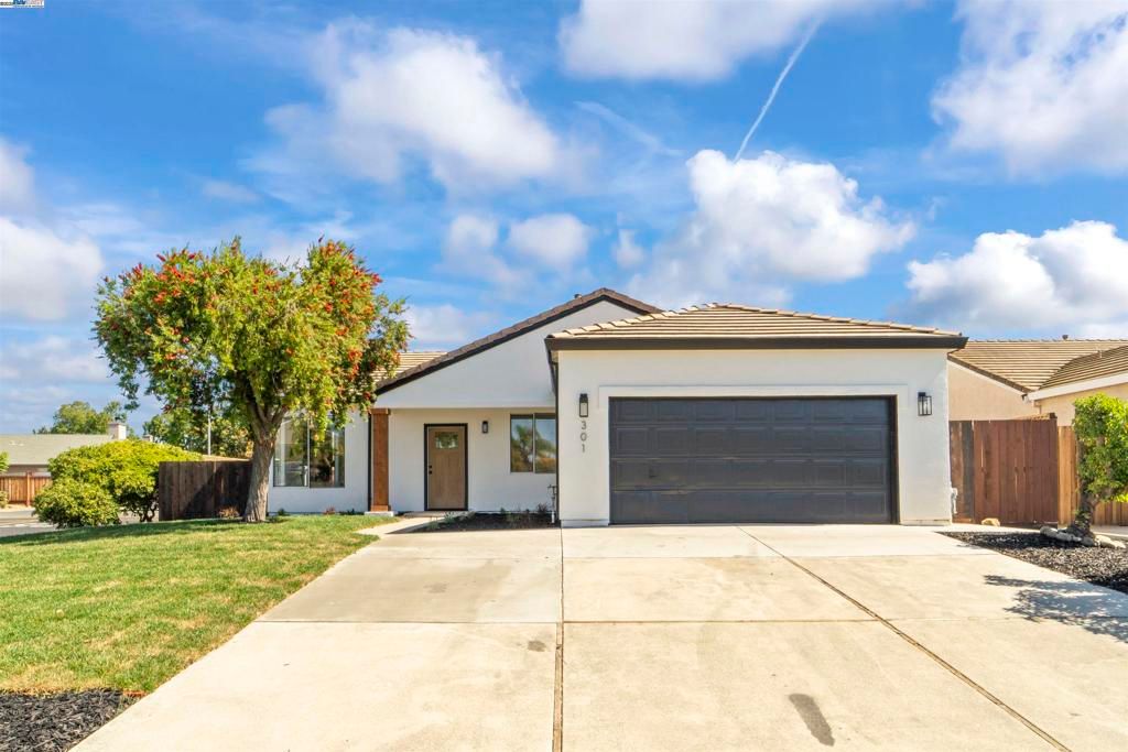 301 Lakespring Pl, Oakley, CA 94561