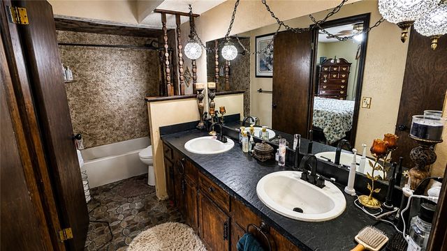 3194 N 56th Street, Springdale, AR 72762