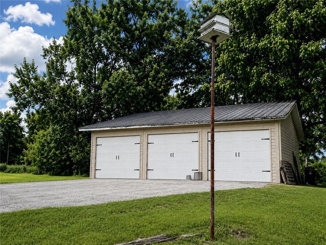 3194 N 56th Street, Springdale, AR 72762
