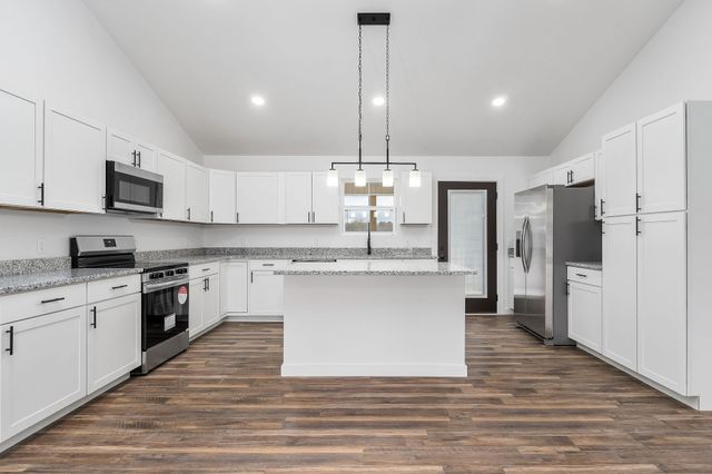 172 Sky View Meadow Dr, Crossville, TN 38555