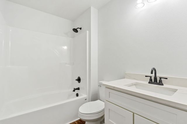 172 Sky View Meadow Dr, Crossville, TN 38555