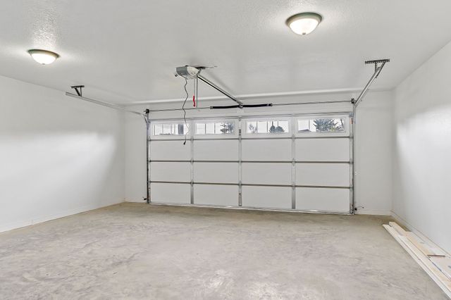 172 Sky View Meadow Dr, Crossville, TN 38555