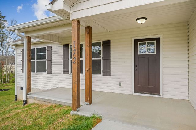 172 Sky View Meadow Dr, Crossville, TN 38555