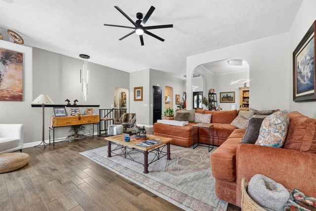 4840 S Prairie View Avenue, Battlefield, MO 65619