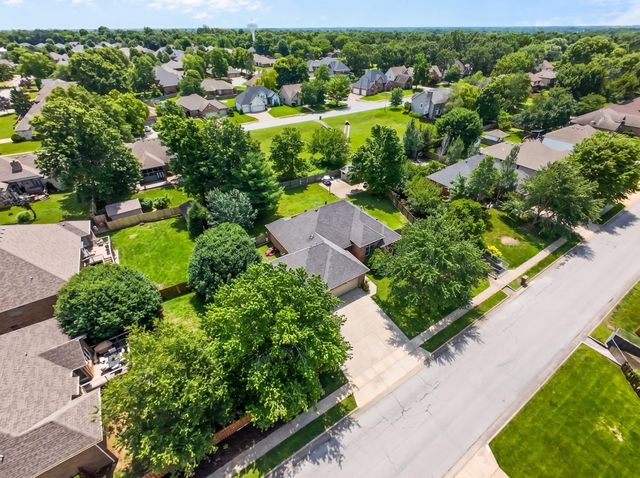 4840 S Prairie View Avenue, Battlefield, MO 65619