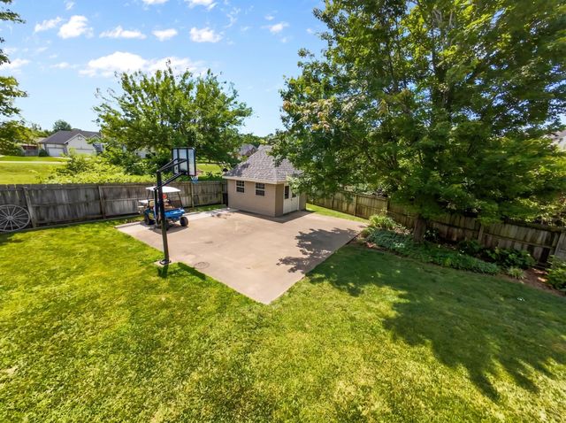 4840 S Prairie View Avenue, Battlefield, MO 65619