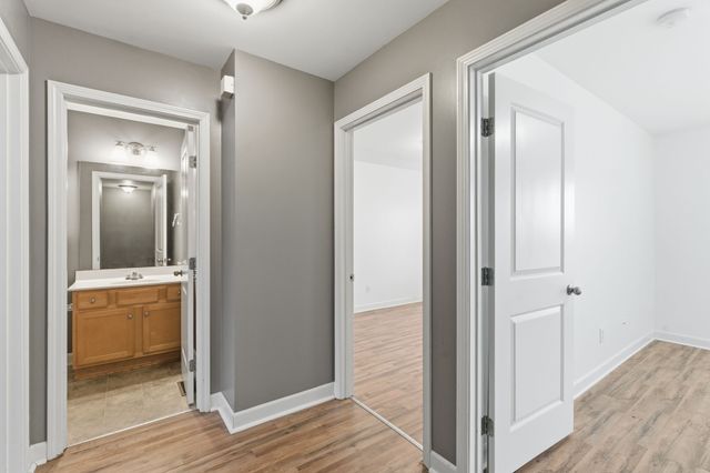 553 Rosedale Ave Apt 102, Nashville, TN 37211