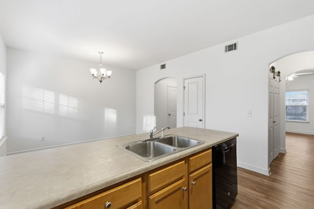 553 Rosedale Ave Apt 102, Nashville, TN 37211