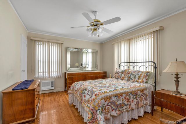 45 Sylvia Lane, New Hyde Park, NY 11040