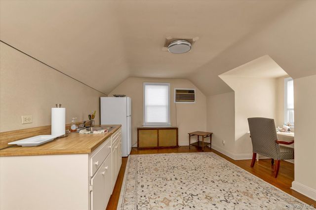 45 Sylvia Lane, New Hyde Park, NY 11040