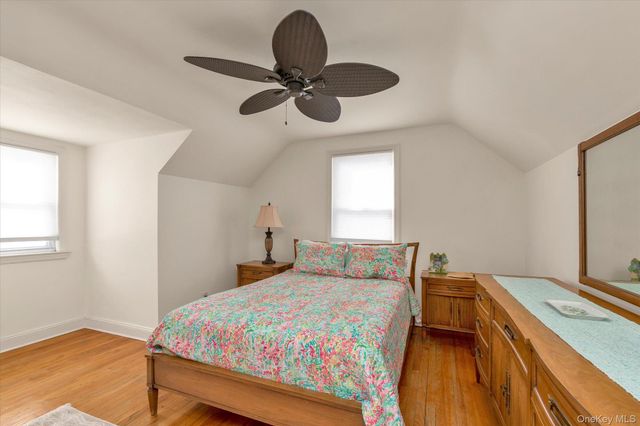 45 Sylvia Lane, New Hyde Park, NY 11040