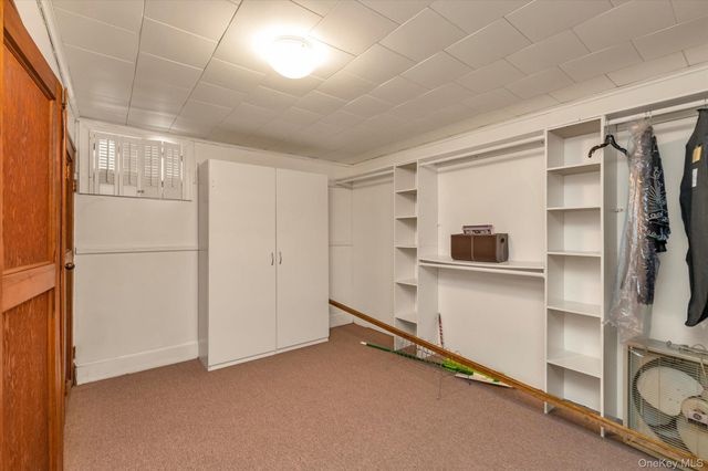 45 Sylvia Lane, New Hyde Park, NY 11040