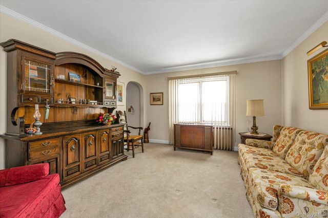 45 Sylvia Lane, New Hyde Park, NY 11040