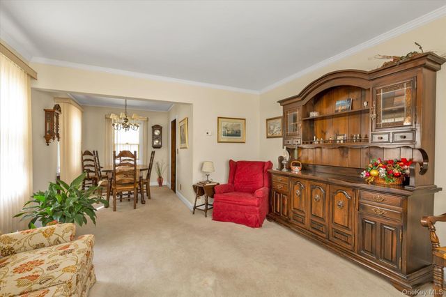 45 Sylvia Lane, New Hyde Park, NY 11040