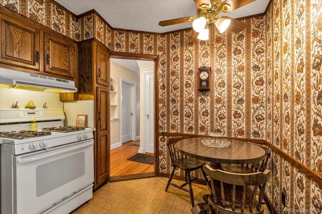 45 Sylvia Lane, New Hyde Park, NY 11040