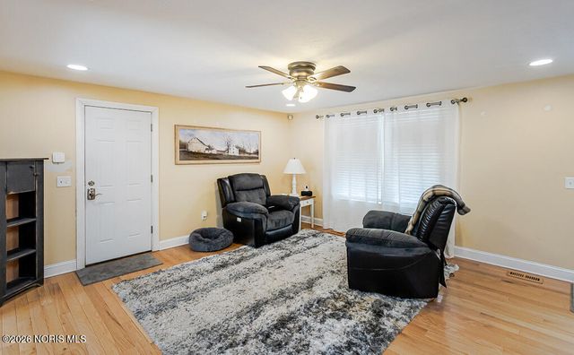 6418 Scarsdale Road, Maumee, OH 43537