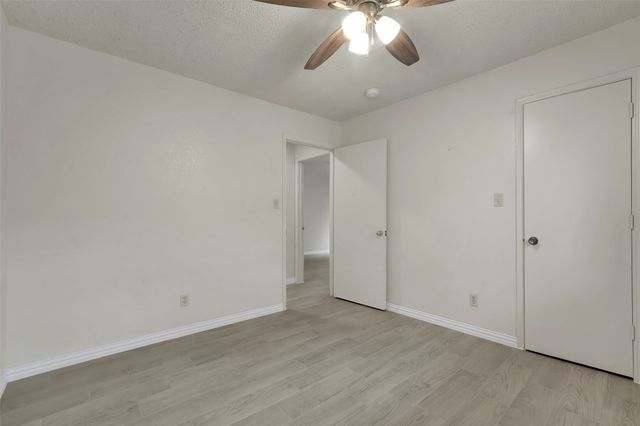 411 S Las Vegas Trail, White Settlement, TX 76108