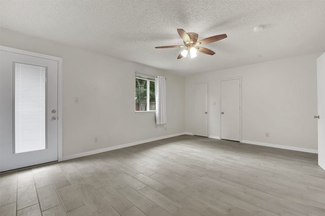 411 S Las Vegas Trail, White Settlement, TX 76108